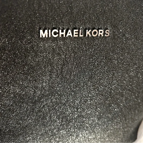 Michael Kors NEW!!!!! Sparkle Dome Crossbody Bag - Picture 5 of 6